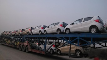 金九銀十寶雅強(qiáng)，單日發(fā)車突破三百輛——汽車銷售市場迎來旺季高峰